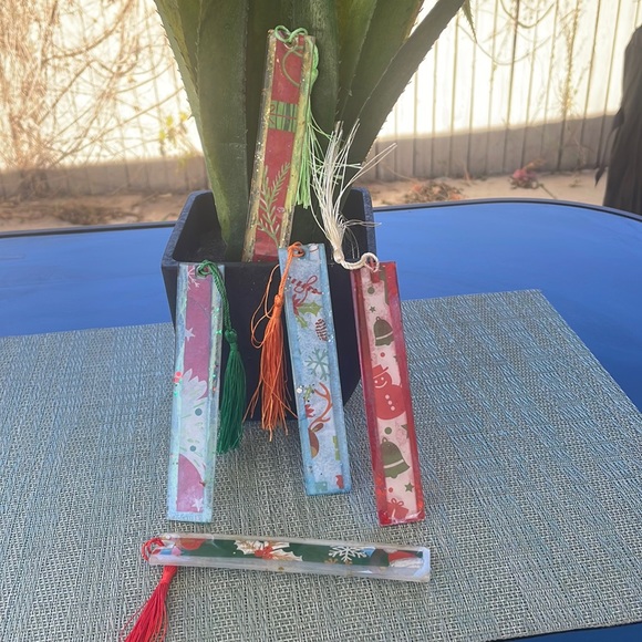 XMAS Handmade Festive Holiday Bookmark medium White with Green Strip - Picture 8 of 8